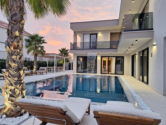 Kaštel Stari Luxury Villa My Wish With Pool מראה חיצוני תמונה